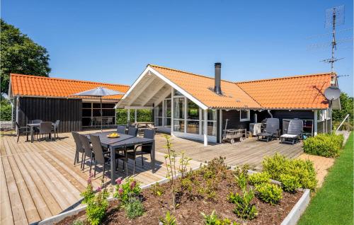 Four-Bedroom Holiday Home In Hejls