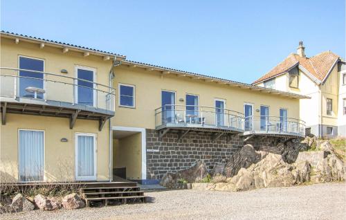 Nice Apartment In Allinge With House Sea View