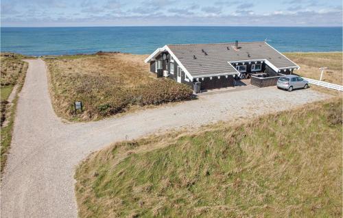 Cozy Home In Hjrring With House Sea View