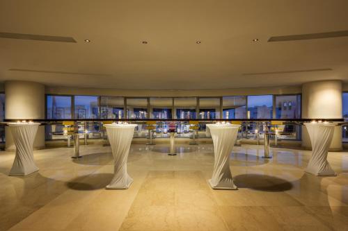 Mövenpick Hotel West Bay Doha