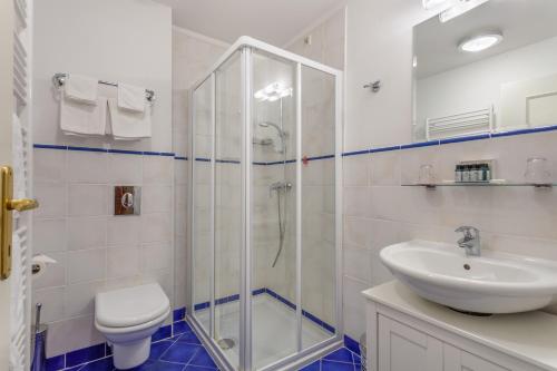 419344181 Hotel Triglav