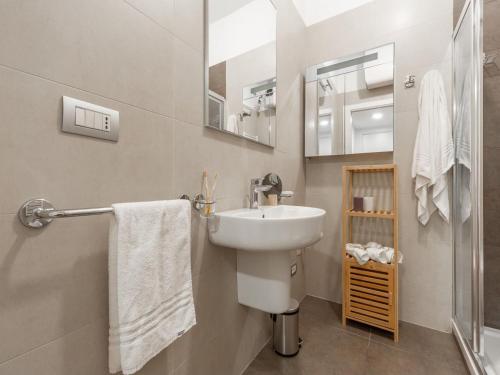 The Best Rent - Sunny two-bedroom apartment in Piazzale Loreto, Mediolan (zdjęcie 10)