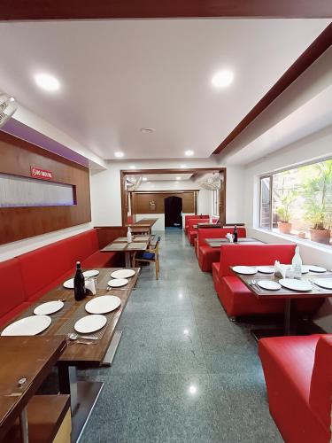 Rapid Lakme Executive Hotel near Parvati Temple