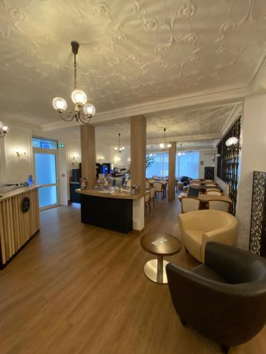 บริการและสิ่งอำนวยความสะดวก, Hotel du Louvre in แชบูร์ก-ออคเตอวีล