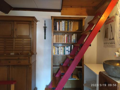 Recreational facilities, The cosy little house with the sundial in Stavenisse