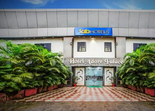 Hotel Adore Palace - Near Mumbai Airport & Visa Consulate