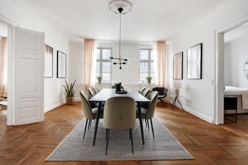 Sanders Square - Spacious Six-Bedroom Apartment Near Amalienborg, Kodaň (fotografie 8)