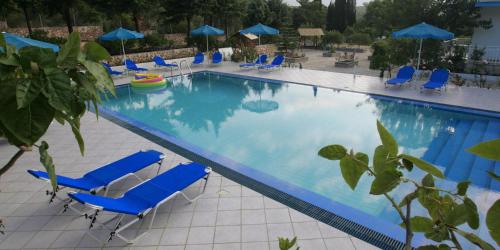 Blue White Apartments - Kefallonia Poolside Retreats 5