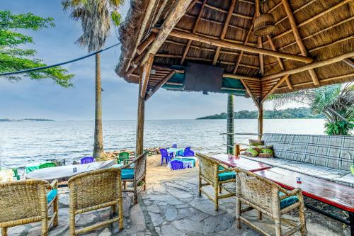 景观, 2个朋友海滩酒店 (2 Friends Beach Hotel) in 恩德培