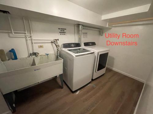 Room in Apartment - Feel Cozy At Home In Bright Welcoming Private Updated Room no002 in Lyons (IL)