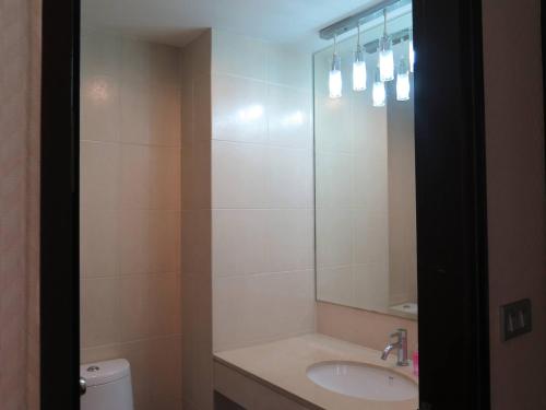 Entire house - 7A-Lovely 2 Bedrooms 3 Bathrooms - image 9
