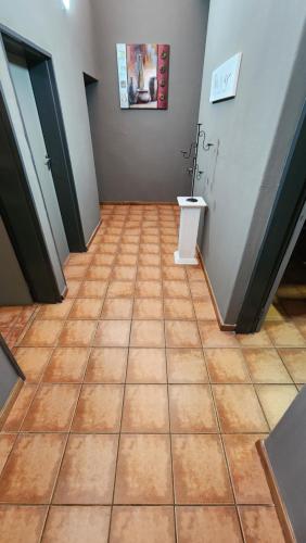 Išorė, Casa Feliz in Mokopanė