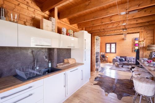 Chalet Massada vue sur les pistes au coeur de Vallberg - Piscine - Chalet Standing - Jacuzzi - Wifi