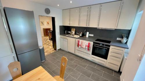 設施, Large holiday apartment with sauna, terrace, garden and open fireplace in 倫格里斯