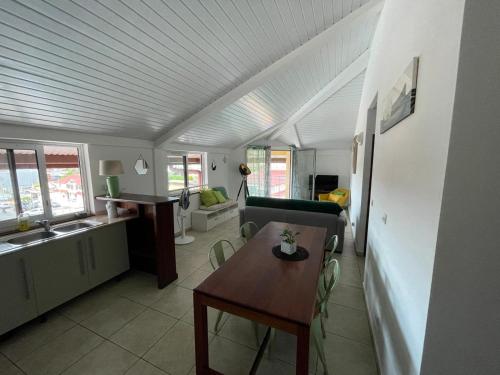 NANA - A 44 - Vue Panoramique- Grand Appartement Cosy et Lumineux- Cuisine équipée-WIFI-CLIM-Terrasse, Cayenne (foto 7)