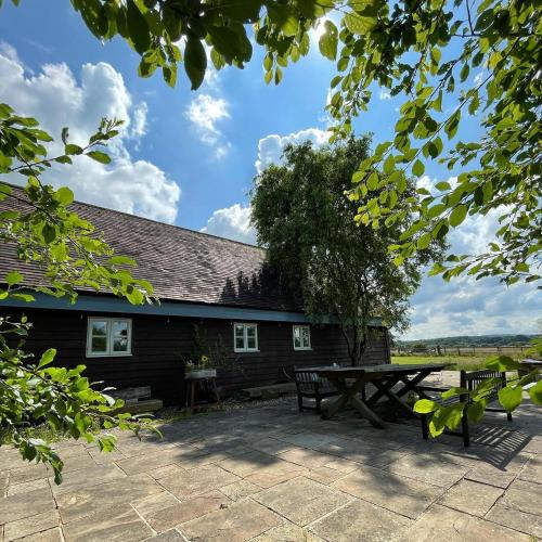 House on the Brooks Self catering Holiday let South Downs West Sussex Sleeps 14 photo 2