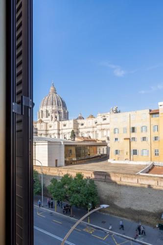 Cavalleggeri Guesthouse, Opposite St Peter's Basilica whit Private Rooms 1