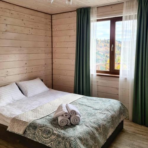 2 bedrooms, 3 beds