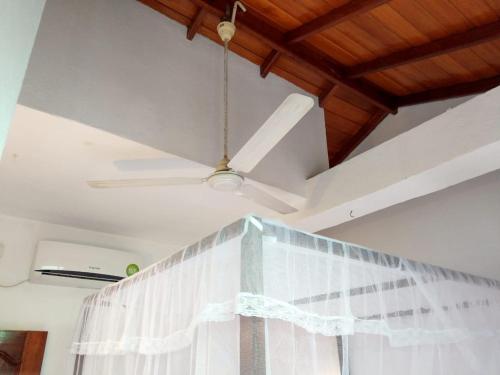 Deluxe Double Room with Balcony image 2
