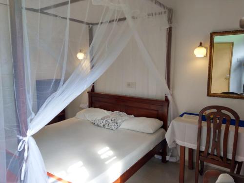 Deluxe Double Room with Balcony image 1