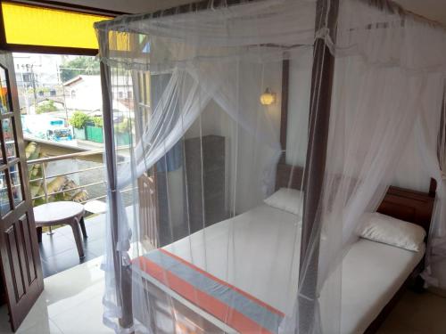Deluxe Double Room with Balcony image 3