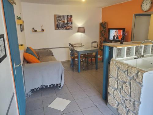 Pause Appart 40 m2 avec cour privative - Spacieux & Confortable