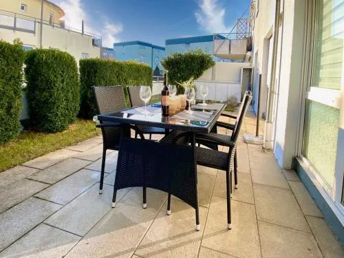 3 Zimmer Apartment in S-Bahn Nähe, 76 qm, max 5 Pers, 30qm Dachterasse, Garage, Internet 1000 MBit in Gärtringen, Deutschland