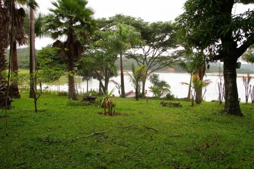 Chacara com WiFi de frente a lagoa em Betim MG