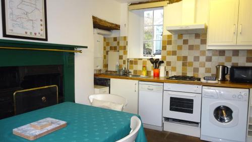 Cherry Cottage, Youlgrave Nr Bakewell photo 1