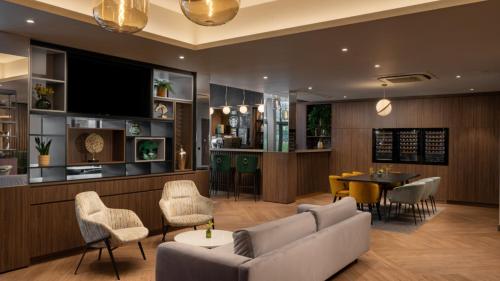 Holiday Inn London Gatwick - Worth an IHG Hotel - image 4