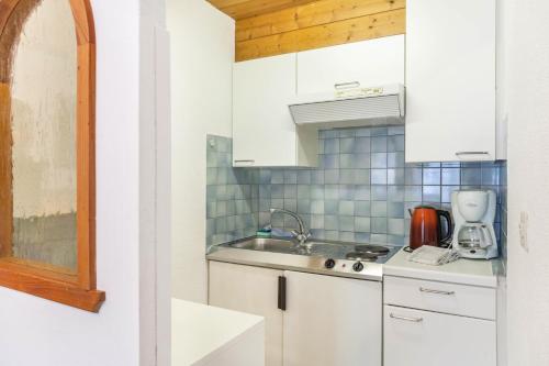 ห้องครัว, Fewo 1 Haus am Lärchenhang (Fewo 1 Haus am Larchenhang) in ไพลค์