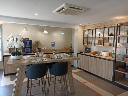 Food and beverages, Hotel Restaurant Campanile De Saumur in Saumur