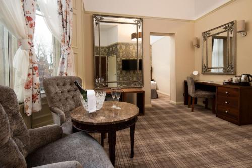 Suite, with views