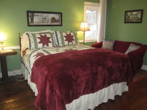 Grand Oak Manor Bed and Breakfast