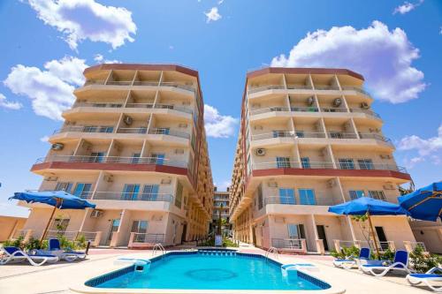 Casablanca beach resort, first line, with private beach and swimming pools,hurghada 4