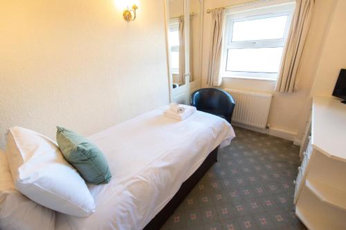 Palm Court Hotel - image 7