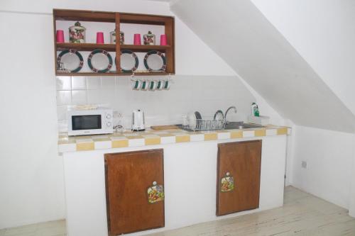 Facilities, Comfort Air B & B in Grenada-st Georges