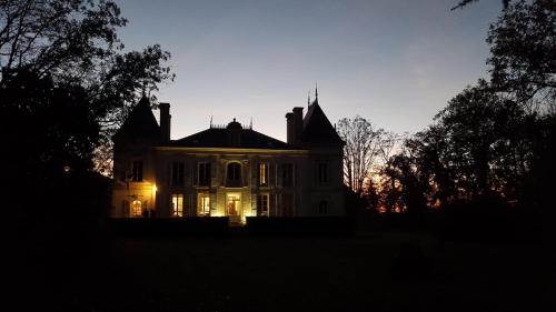 Domaine de Préfond (Domaine de Prefond) in Farges-En-Septaine