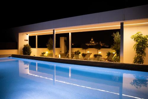 Schwimmbad, nQn Aparts & Suites Sevilla in Sevilla