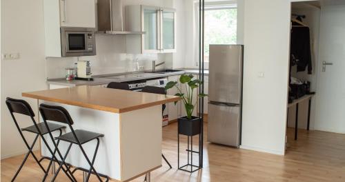 Cozy and fully equiped suite apartment at Ku'damm (80 m2), Berlin (photo 8)