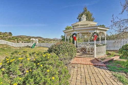 Fallbrook Home with Garden, Gazebo and Fire Pit! in Fallbrook, USA