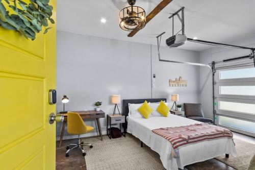 The Garage Studio ~ Dog Friendly ~ Urban Oasis