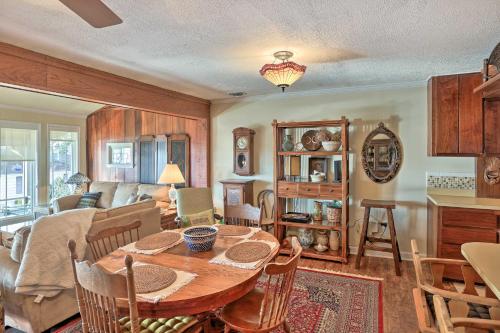 Charming Ohio River Home with Water Views and Porch! in Cave-in-Rock, USA
