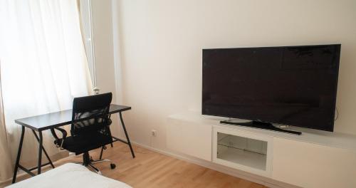 Cozy and fully equiped suite apartment at Ku'damm (80 m2), Berlin (photo 6)