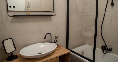 Cozy and fully equiped suite apartment at Ku'damm (80 m2), Berlin (photo 11)