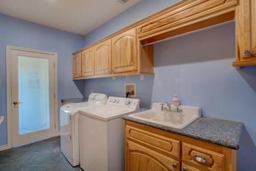 16+ Hot Spa at The Grand Haven Vacation Home