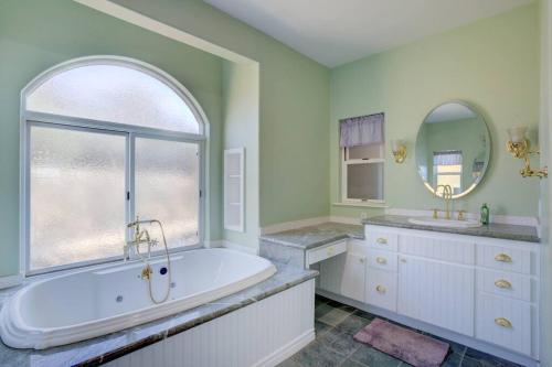 16+ Hot Spa at The Grand Haven Vacation Home