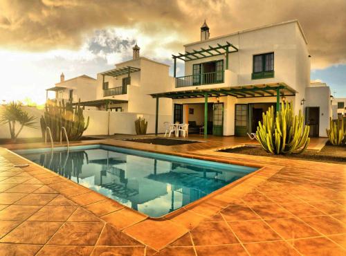 Casas Nohara, Playa Blanca