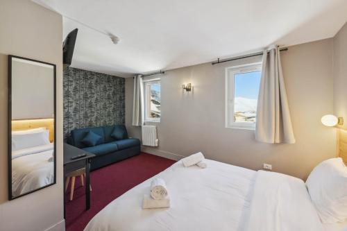 2 twin beds, 1 sofa bed