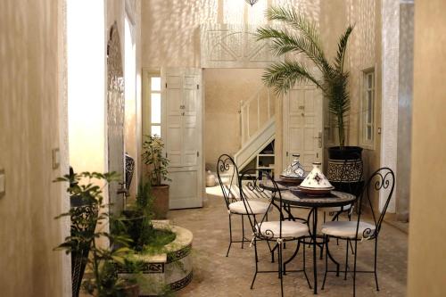 Riad Tazzori - Authentic Medina Stay with Rooftop Terrace & Breakfast 5